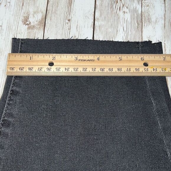Mid-Rise Jeggings Breathable Stretch Raw Hem 24W SHORT Comfortable Black NWT - Picture 13 of 16